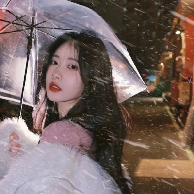 提剑映桃花