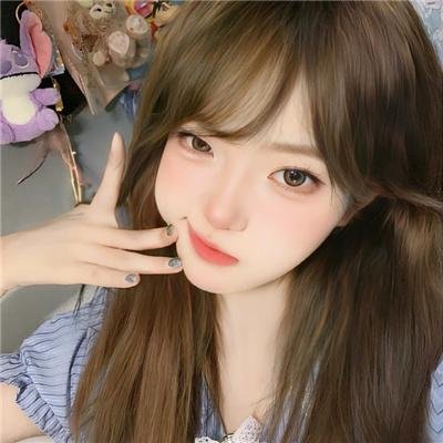 储物柜女孩
