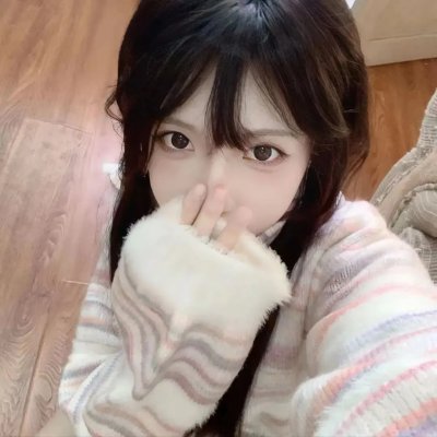 戴脚镣的女孩